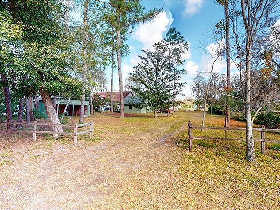 3rd image of 19803 Reading Rd