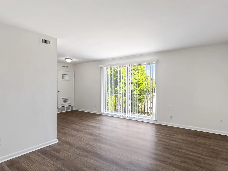 5120 Astor Pl SE