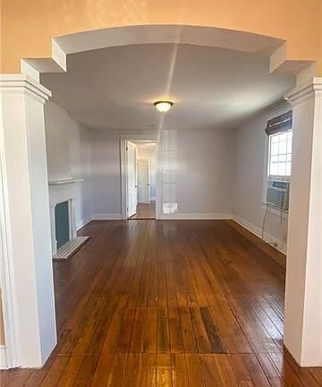 5th image of 1242 Louisa St