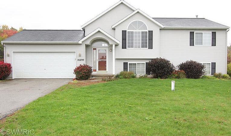1st image of 16690 Antler Dr NE