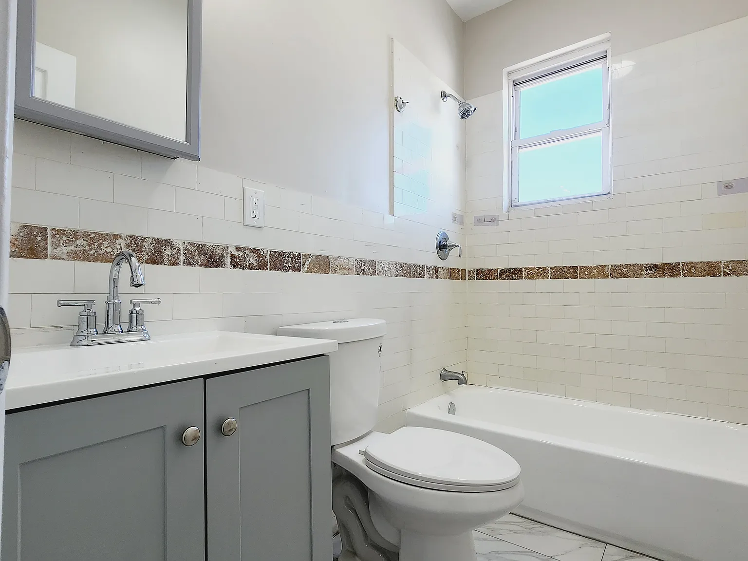 2 bed, 800 sqft, $2,200 — Photo 4