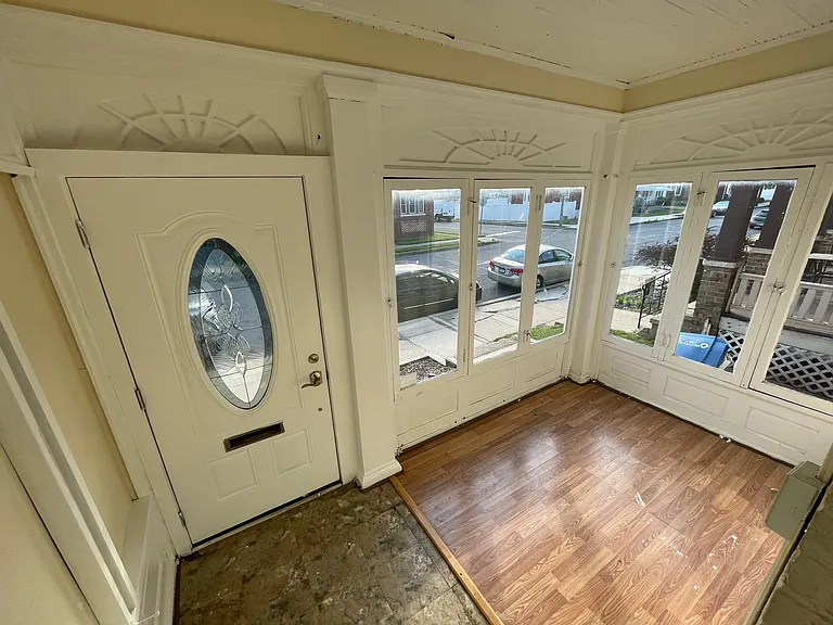 223 Raymond St #1 — Photo 2