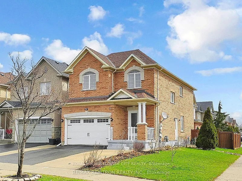 60 Colombo Cres #MAIN