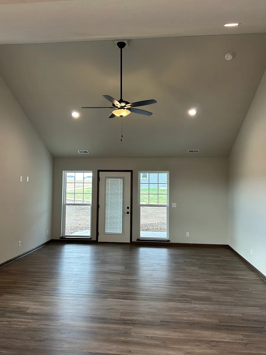 Building Photo - 204 Ida Ln