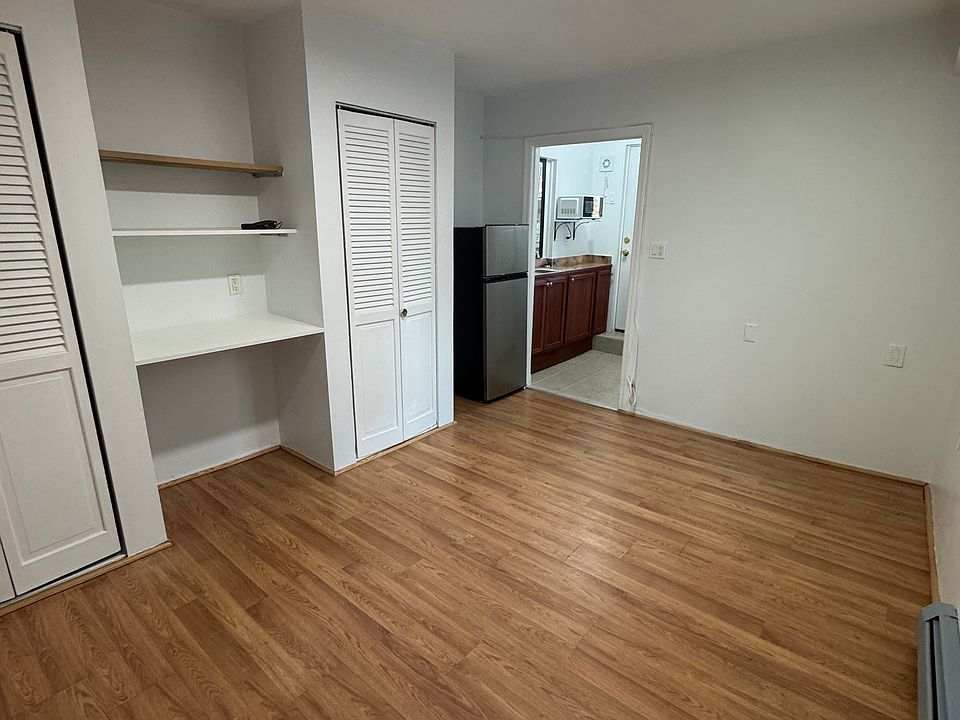 1st image of 21 Deerhaunt Dr #1