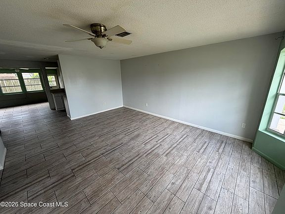 3rd image of 2626 Sabrina St NE