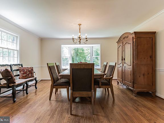 3rd image of 5 Harlech Dr