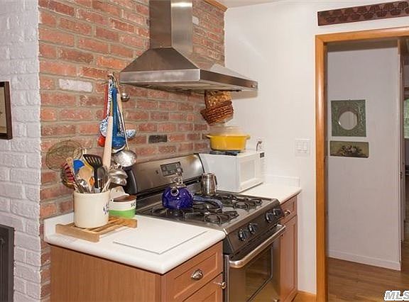 5th image of 13 Oakledge Dr