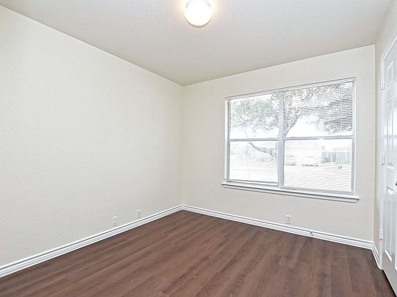 5th image of 14521 Gurneys Eagle Dr