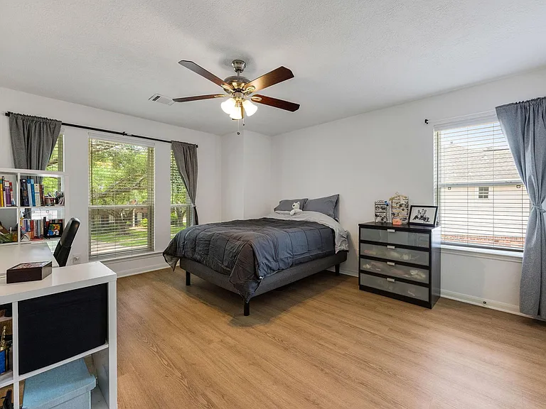 3219 Castlewind Dr — Photo 27