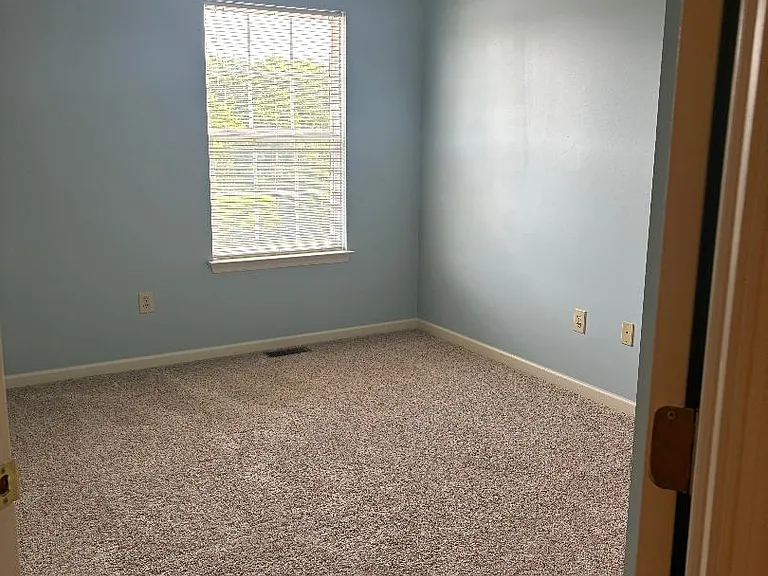 420 Lynrose Ct — Photo 33