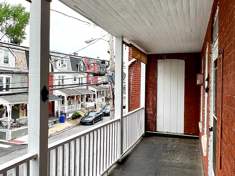 215 N Pine St — Photo 12