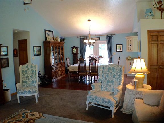 4th image of 831 Dewberry Dr