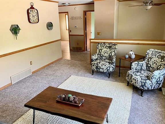 4th image of 2908 Vermillion Dr