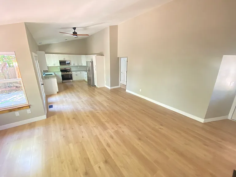970 Bayfield Dr — Photo 4