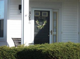 3086 Falling Waters Ln, Lindenhurst, IL 60046