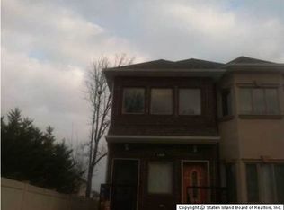 211 Carteret St, Staten Island, NY 10307