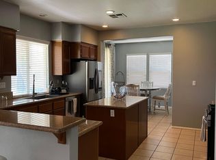 276 Peregrine Ln, San Jacinto, CA 92582