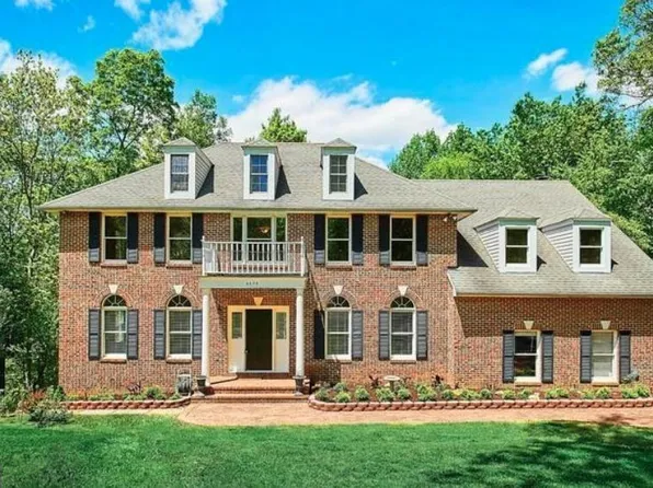 6608 Stonecrest Ln, Fairfax Station, VA 22039