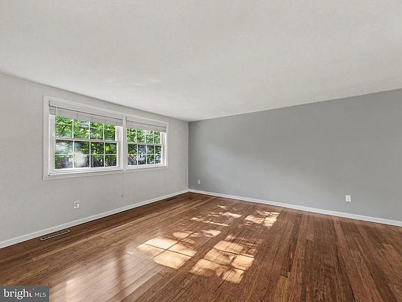 2nd image of 67 Devonne Dr