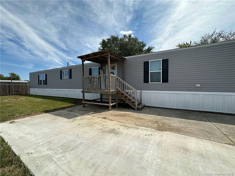 1st image of 3901 Carlyss Dr