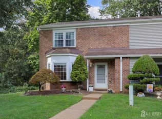 29 Cloister Ct, Old Bridge, NJ 08857