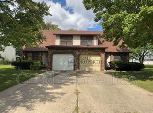 992 Maple Grove Dr, Greenwood, IN 46143