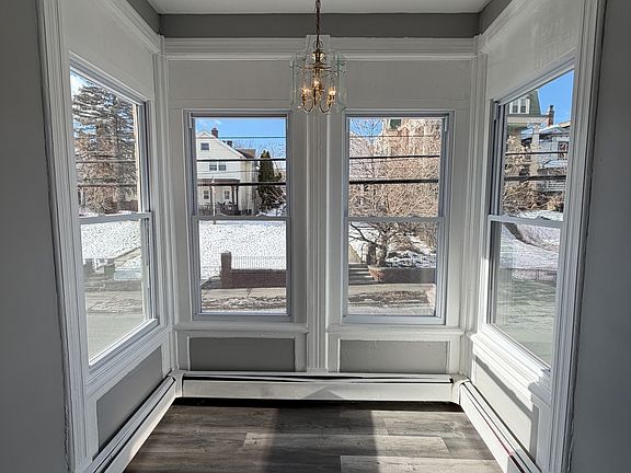 4th image of 241 Saratoga St APT 2