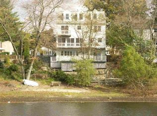 15 Deer Run Trl, Smithfield, RI 02917