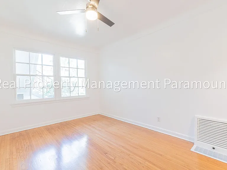 1460 S Orange Grove Ave — Photo 21