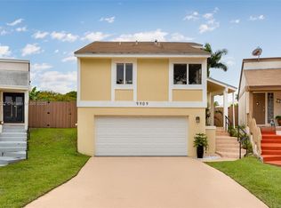 9909 SW 218th Ter, Cutler Bay, FL 33190