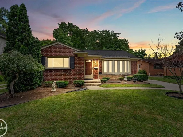 75 Lodewyck Ave, Mount Clemens, MI 48043