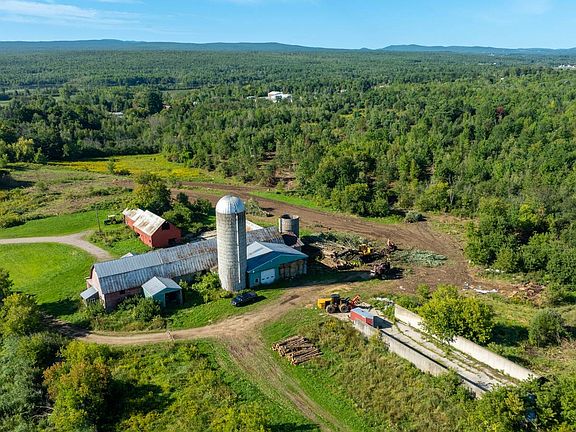 2nd image of 29 Station Hill Rd
