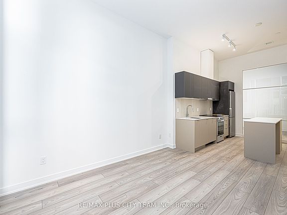 3rd image of 8 Tippett Rd #105