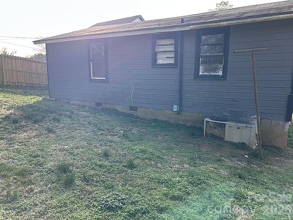 2nd image of 1409 Laboratory Rd