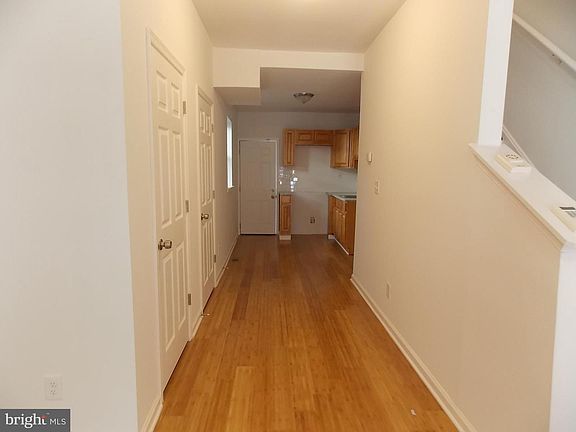 4th image of 1911 N Taylor St