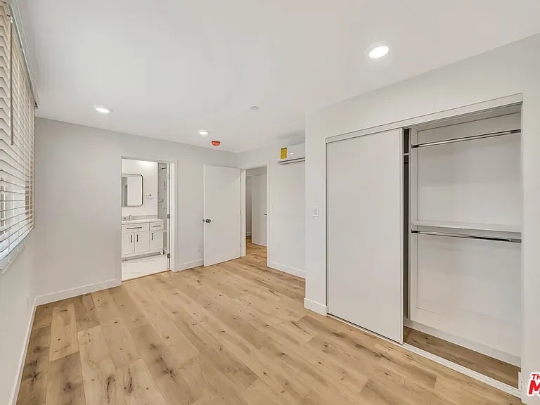 1584 W 37th St #3 — Photo 18