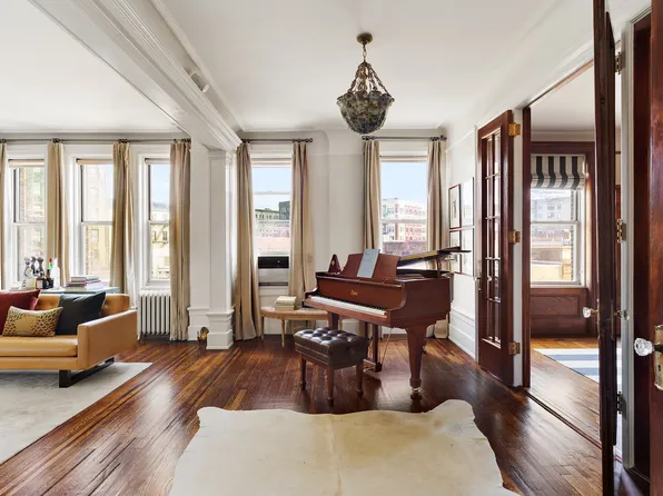 800 Riverside Drive image 3 of 17