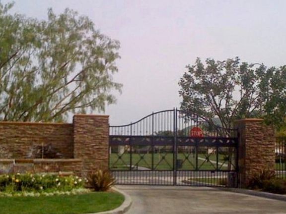 2nd image of 4207 Pondhill Ct