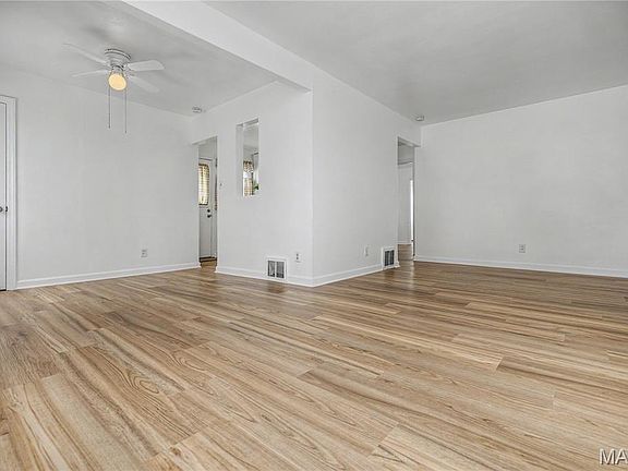 3rd image of 10725 Saint Lawrence Ln