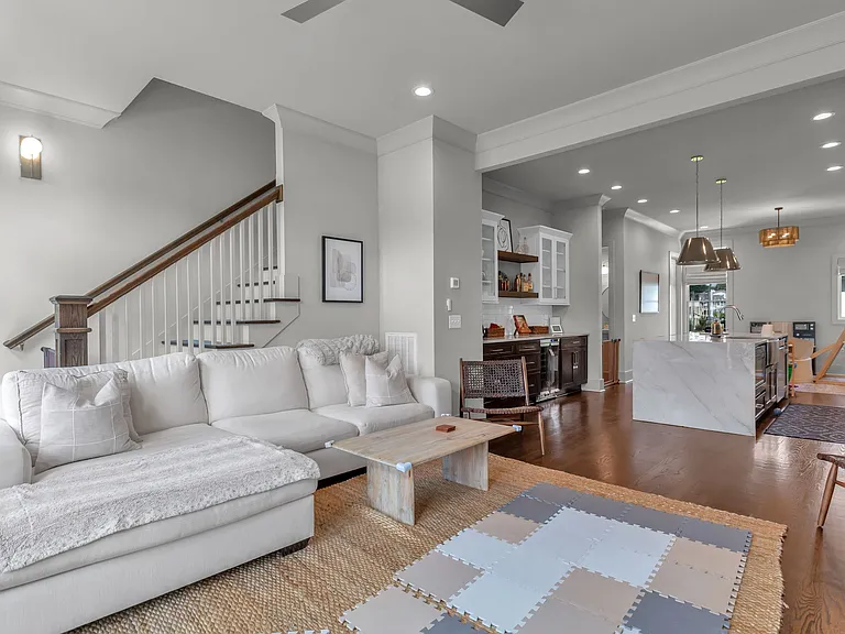 522 Garfield St — Photo 17