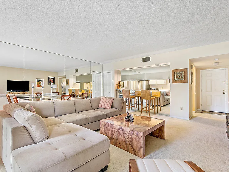 11863 Wimbledon Cir #426 — Photo 2