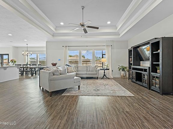 5th image of 1020 Gannet Ln