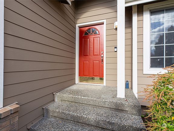 3rd image of 15633 Canby Drive SE