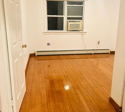 4th image of 247 Melrose St APT 2