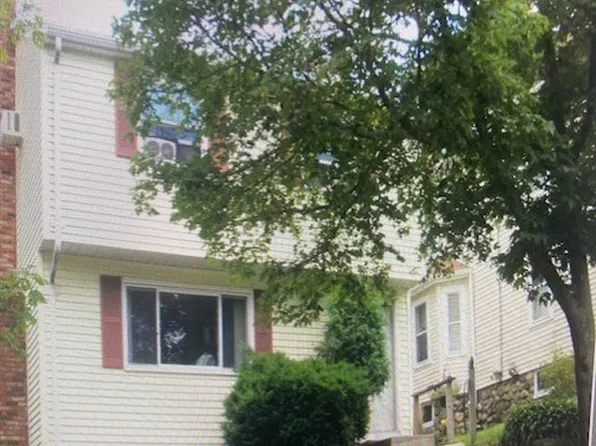 27 Copley Ave, Waltham, MA 02452