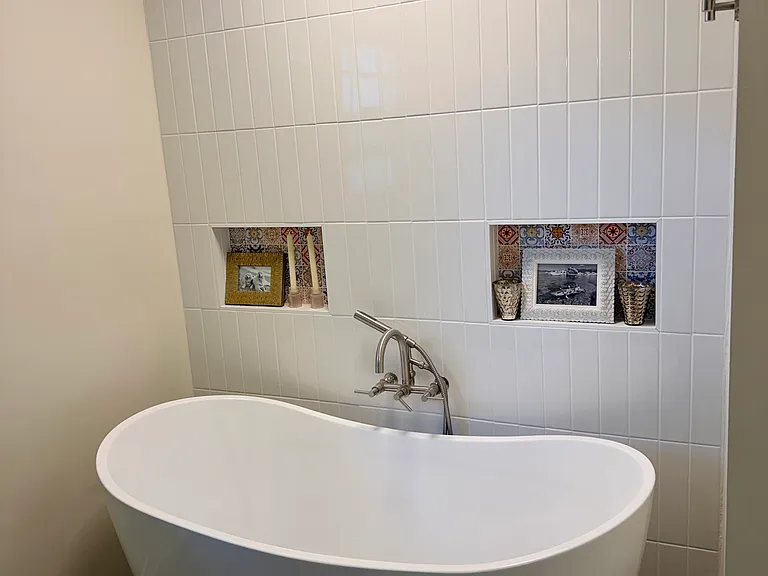 Master bathroom soaking tub