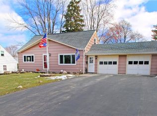 38 Helenwood Rd, Rochester, NY 14616