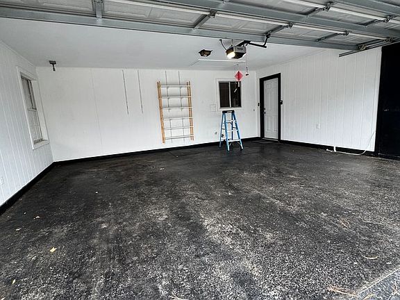 4th image of 1912 Sherwood Dr