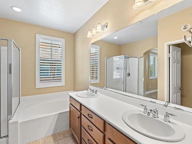 31035 Strawberry Tree Ln — Photo 18